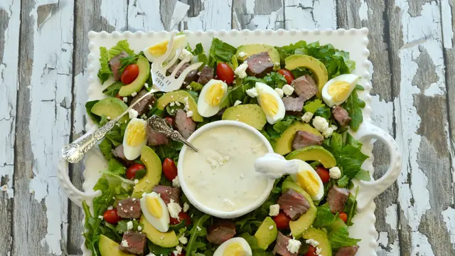 Ilustrasi salad alpukat