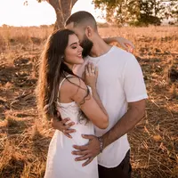 ilustrasi pasangan cinta/Photo by Junior REIS on Unsplash