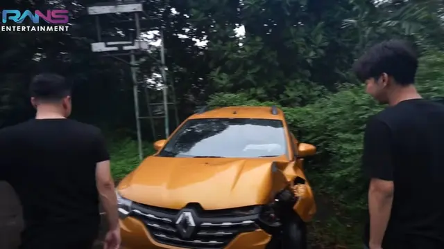 Mobil Hancur, Ini 6 Potret Dimas Ahmad Usai Alami Kecelakaan