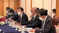 President Toyota Motor Corporation, Akio Toyoda saat bertemu dengan Menteri Koordinator Bidang Perekonomian Airlangga Hartarto di Tokyo, Jepang, Selasa waktu setempat (26/7/2022).