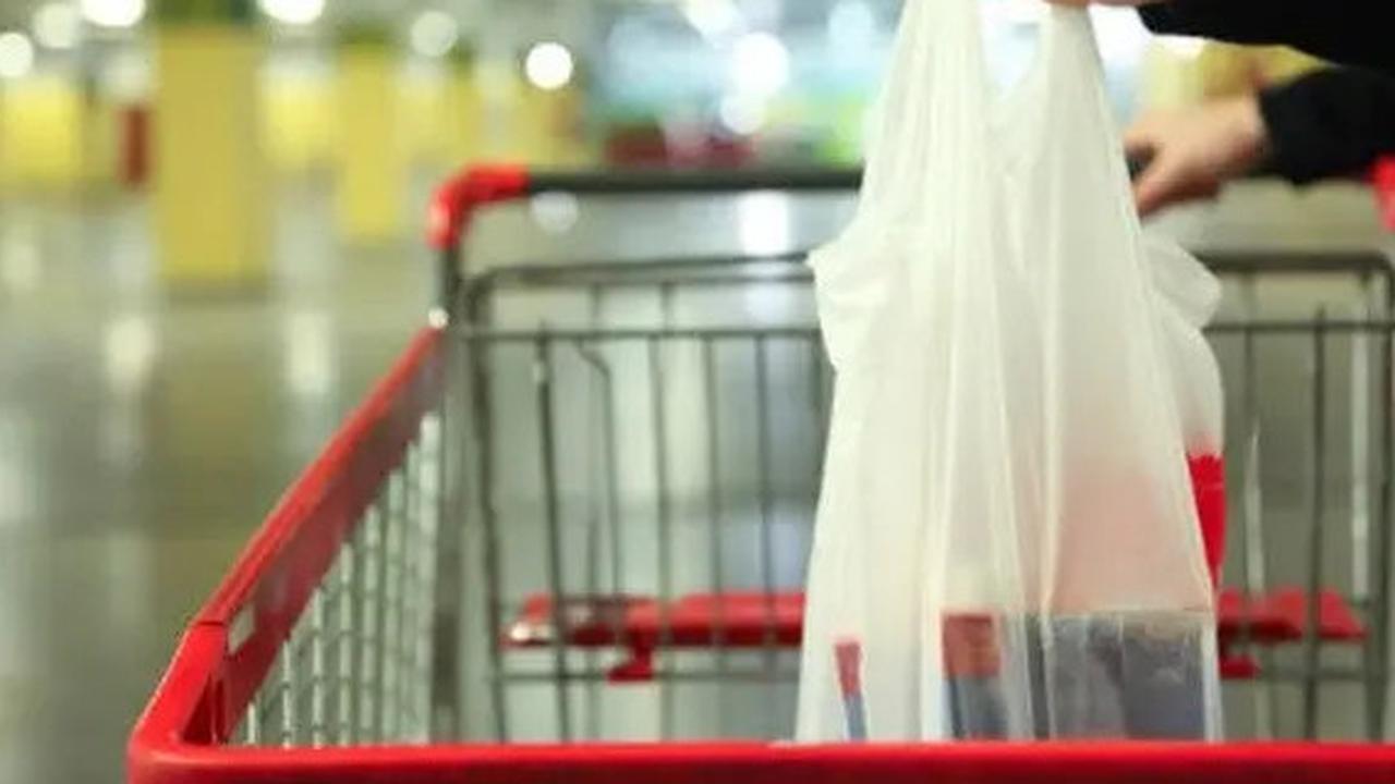Amankah Menggunakan Plastik 'Kresek' Berulang Kali? Risiko Kesehatan dan Lingkungannya