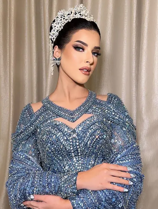 Mengenakan gaun dari Lucky Hakim, Tasya Farasya tampil super glamor bak Miss Universe [@tasyafarasya]