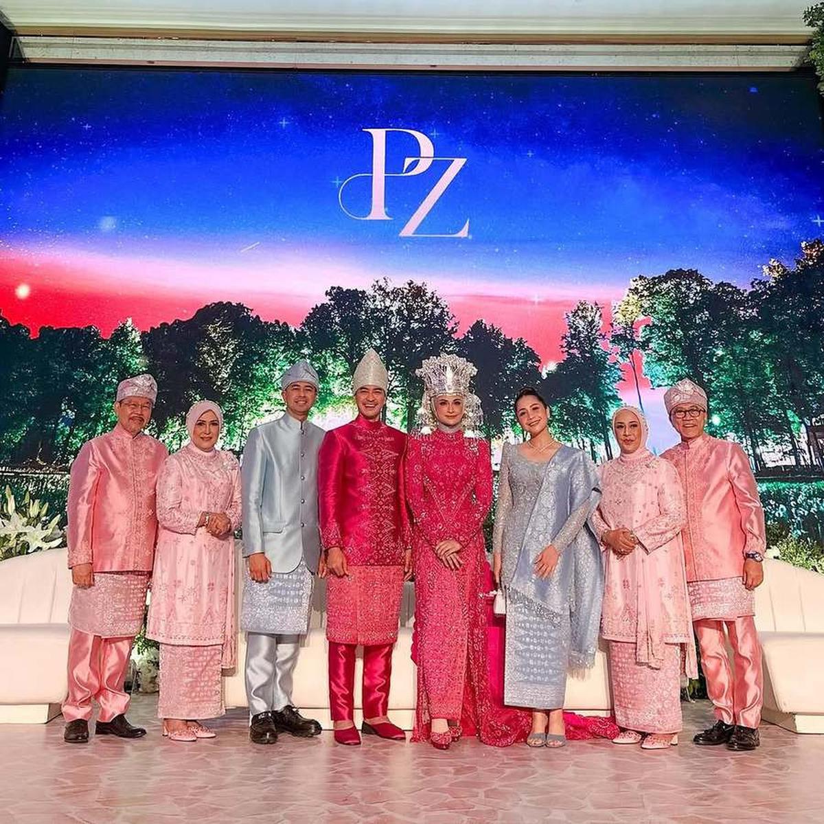 10 Potret Tamu Pernikahan Zumi Zola & Putri Zulhas yang Gak Kaleng-Kaleng, Dihadiri Jokowi hingga Prabowo