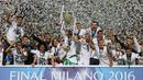 Real Madrid meraih trofi Liga Champions ke-11 setelah menang adu penalti 5-3 atas Atletico Madrid dalam final di Stadion San Siro, Milan (28/5/2016). (Reuters/Stefano Rellandini)