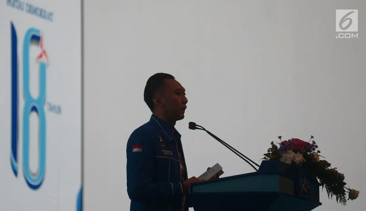 Edhie Baskoro Yudhoyono memberikan sambutan saat acara pembekalan Anggota Legislatif Partai Demokrat di Jakarta Convention Center (JCC) Senayan, Jakarta, Selasa (10/9/2019). Acara tersebut diikuti anggota DPR dan DPRD Provinsi/Kab/Kota se-Indonesia periode 2019-2024. (merdeka.com/Imam Buhori)