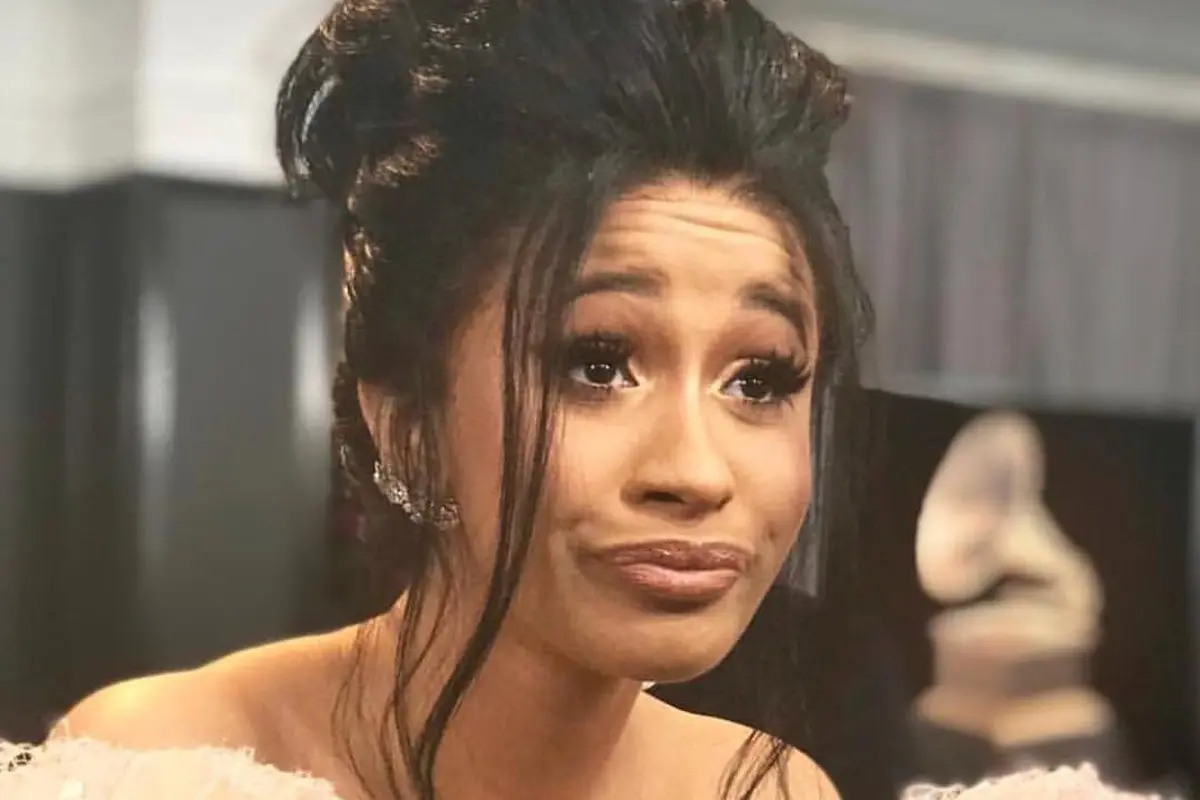 [Bintang] Cardi B
