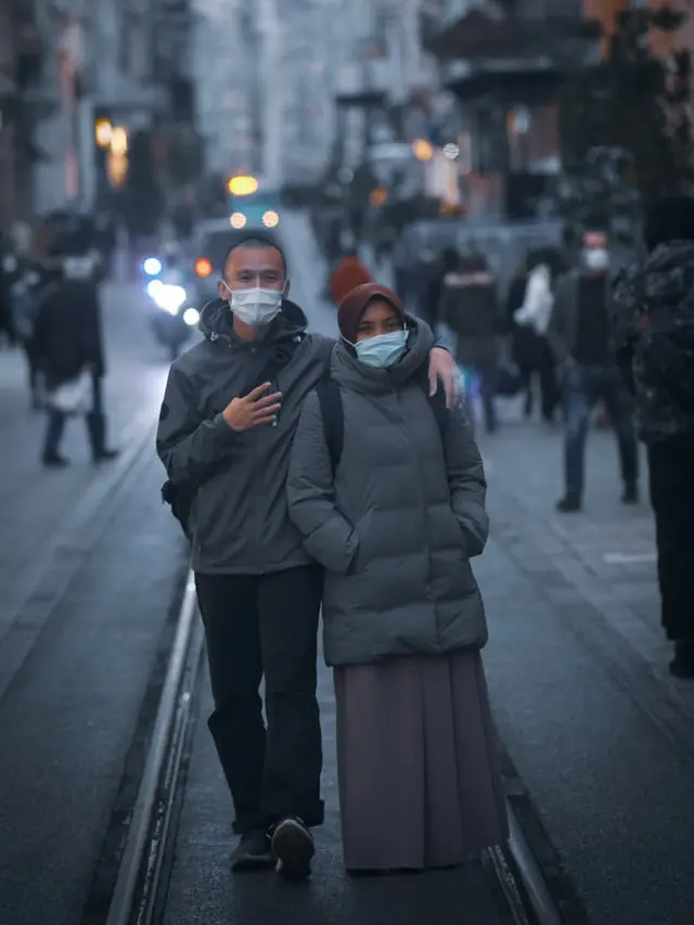6 Momen Kompak Ustaz Kondang Tanah Air Bersama Istri, Pakai Baju Senada