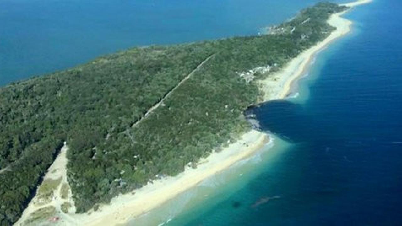 Ngeri, lubang raksasa di Inskip Point telan mobil para turis!