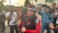 Momen pesepeda Indonesia, Dara Latifah finis kedua kelas Women Elite MTB World Championship 2023. (Iqri Widya/Bola.com)