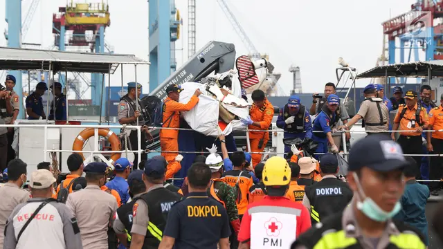 SAR Gabungan Kembali Temukam Serpihan dan Korban Lion Air JT 610