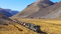 Jalur kereta api 'Potrerillos di Chili dikenal jalur yang spektakuler karena jalurnya yang panjang dan pemandangannya yang indah.
