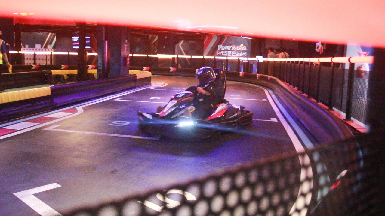 Menguji Adrenalin di Sirkuit Gokart Indoor Multi-Level Pertama Indonesia