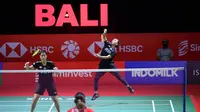 Ganda putri Indonesia, Febriana Dwipuji Kusuma/Amalia Cahaya Pratiwi, membuat kejutan dengan lolos ke perempat final Indonesia Open 2021, di Nusa Dua, Bali, Kamis (25/11/2021). (Humas PBSI)