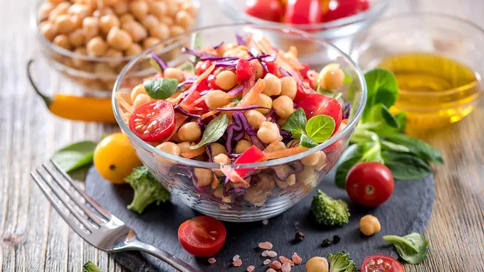 diet salad sayur chick peas