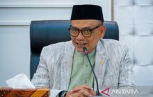 Momentum Hari Guru Nasional 2025: DPR Dorong Revisi UU Sisdiknas untuk Perlindungan dan Kompetensi Guru