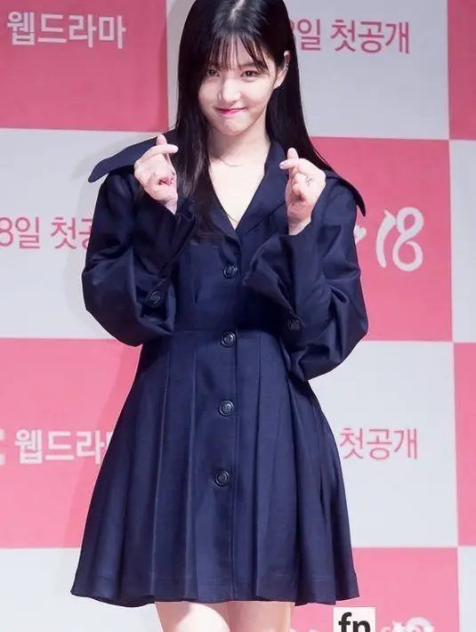 Menurut Youtuber Sojang, keduanya pacaran sejak 2020. Namun fans tak langsung percaya. [hancinema]