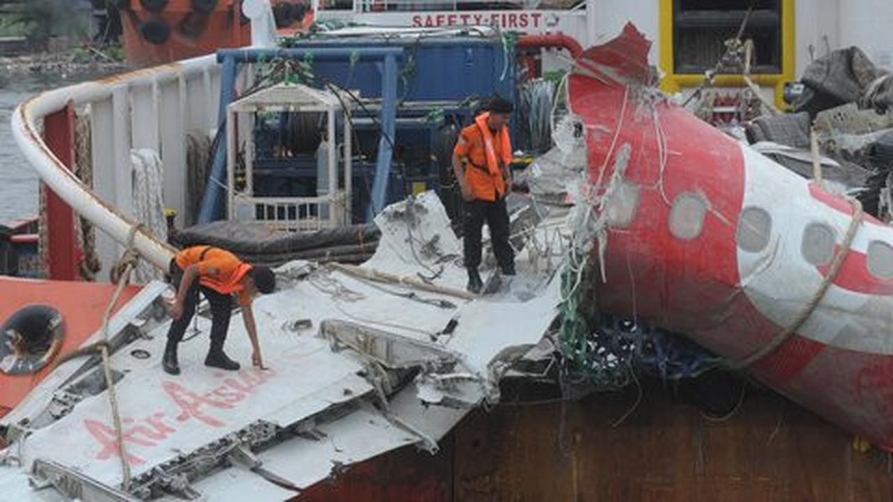 Listrik AirAsia QZ8501 mati, pesawat jatuh 20 ribu kaki permenit