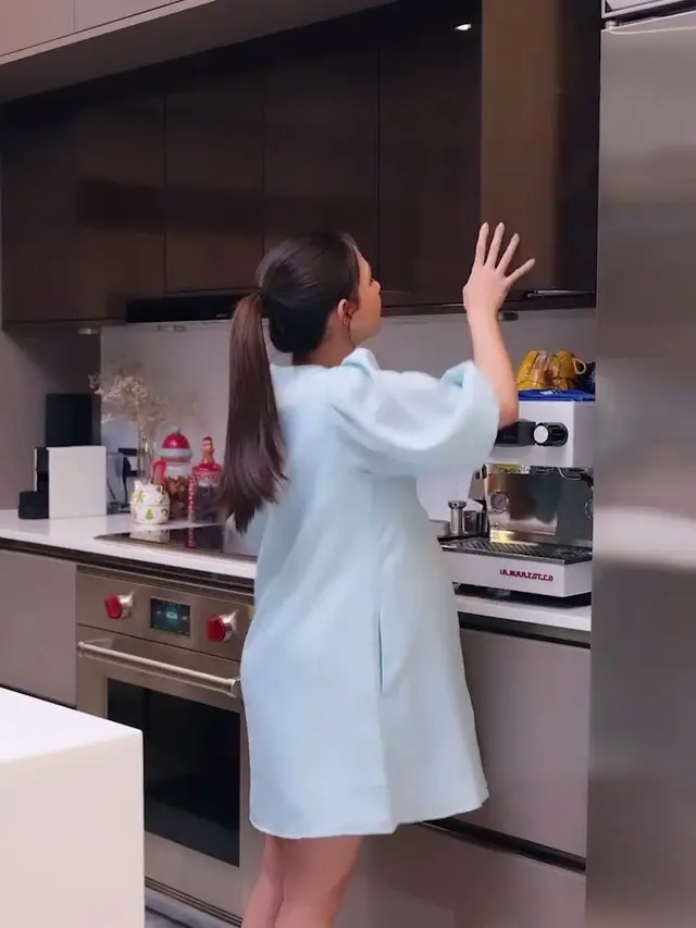 Potret dapur dan ruang makan di kediaman Jessica Mila (Instagram/jscmila)