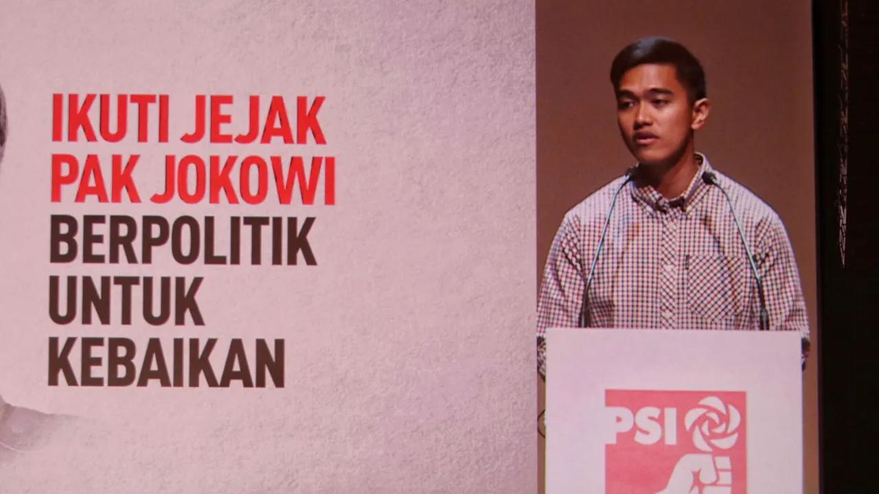 Cak Imin enggan menilai apakah langkah Kaesang merupakan cara melanggengkan dinasti politik Jokowi.&nbsp;
