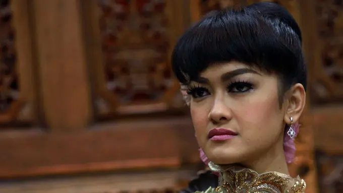 [Bintang] Julia Perez