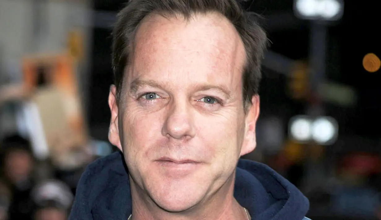 Aktor Kiefer Sutherland pun miliki kondisi mata yang bernama Heterochromia Iridis. (NME.com)