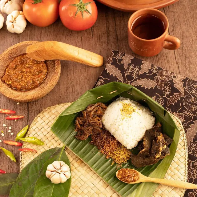 4 Bisnis Kuliner Ririn Ekawati, Dari Jual Kopi Hingga Batagor. (Sumber: Instagram/krawulahsatusatunya)