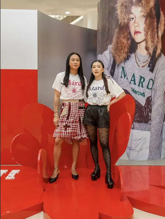 Mardi Mercredi membuka pop-up butik pertamanya di Senayan City Jakarta. Jade berhasil menghadirkan deretan koleksi fashion terkini dari Mardi Mercredi yang tak boleh terlewatkan. [Foto: Dok. Istimewa]