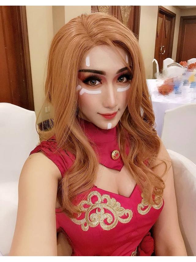 Potret Lola Zieta, Cosplayer Seksi yang Mengaku Panseksual