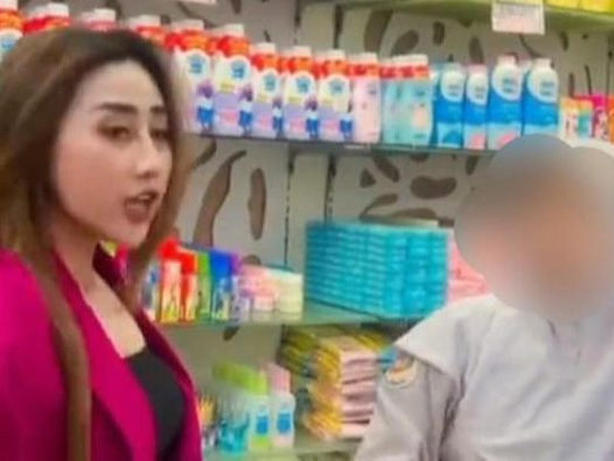 Istri Polisi Maki Siswi SMK Magang