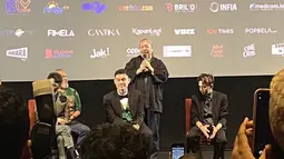 Syuting Film Harusnya Horror, Ronny P Tjandra Enjoy Berbaur dengan Member AAA Clan