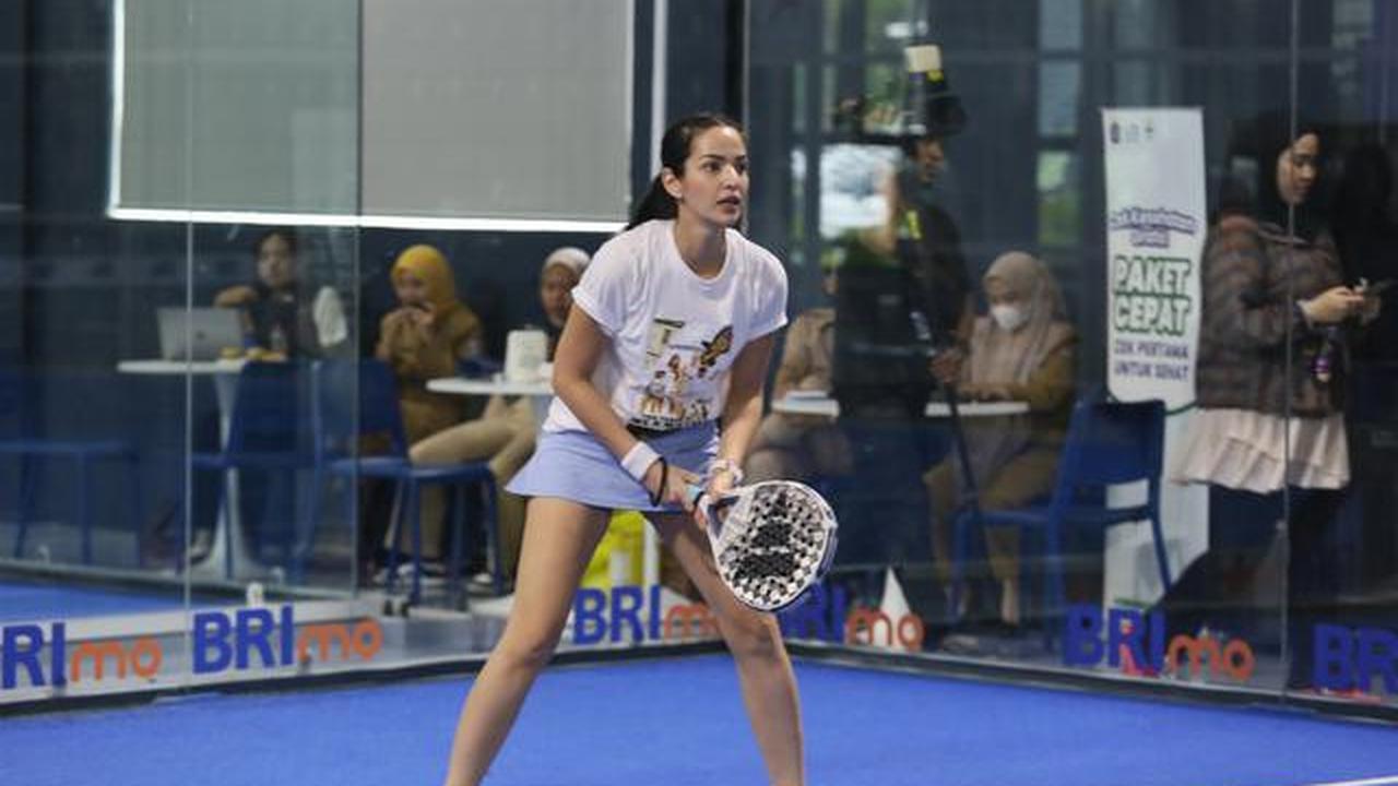 Potret Nia Ramadhani Kali Pertama Ikut Turnamen Padel, Terhibur Raih Juara 2 Kategori Best Chemistry