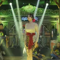 Lagu &ldquo;Alololo&rdquo; dari Difarina Indra Adella menembus 10 besar daftar trending kategori musik di YouTube dan berada di peringkat ke-7. Berikut lirik lagunya. (Foto: Dok. Instagram @difarina_reall)