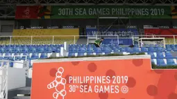 Suasana dari Stadion Rizal Memorial di Manila, Senin (25/11). Lokasi ini akan menjadi venue cabang sepak bola SEA Games 2019. (Bola.com/M Iqbal Ichsan)