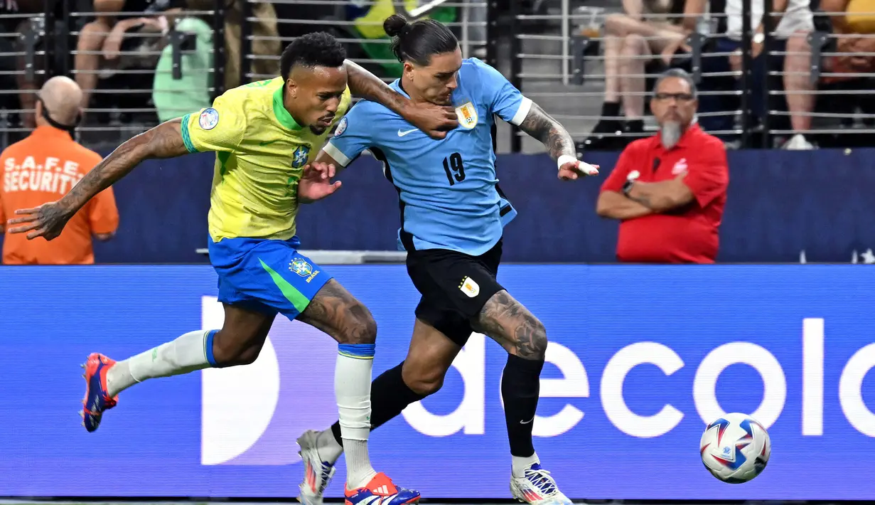 Hingga akhir pertandingan tidak ada gol yang tercipta. (Frederic J. Brown/AFP)