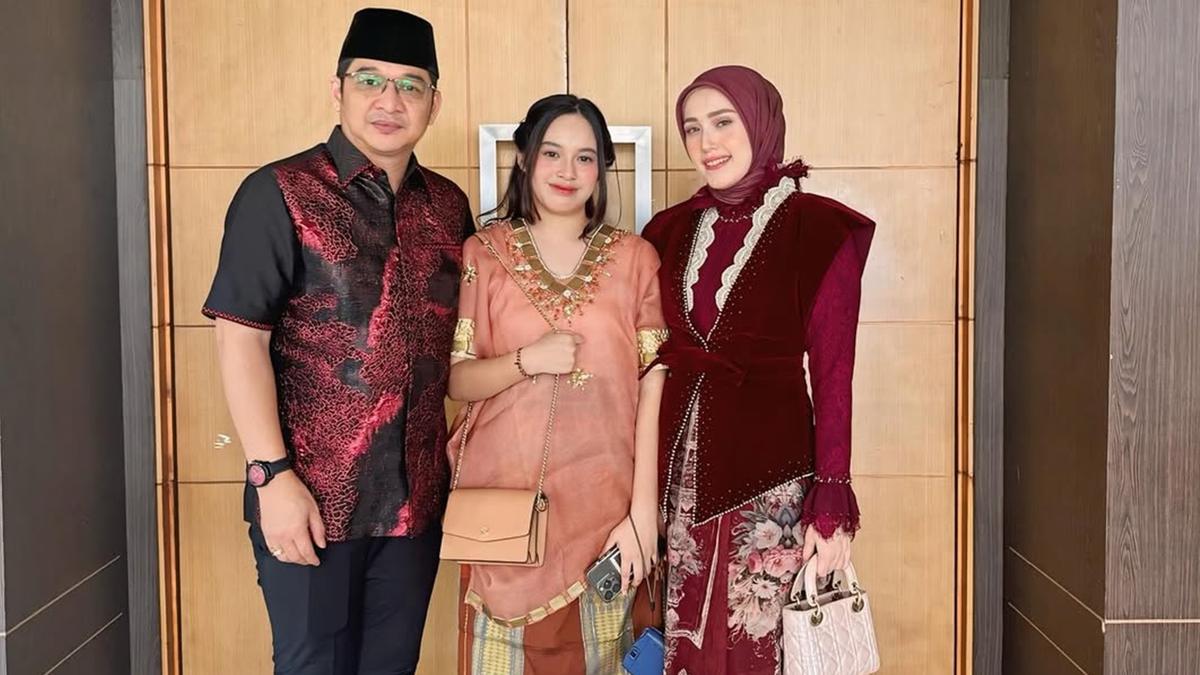 6 Potret Pasha Ungu dan Adelia Kondangan di Palu, Shakiena Azalea Curi Perhatian