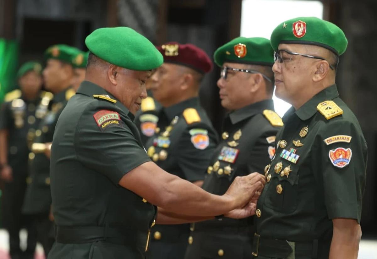 FOTO: Wakasad Pimpin Sertijab Jabatan Strategis TNI AD