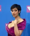 Cardi B dikabarkan mendatangi seorang wanita yang pernah tidur dengan suaminya, Offset. (JAMIE MCCARTHY / GETTY IMAGES NORTH AMERICA / AFP)