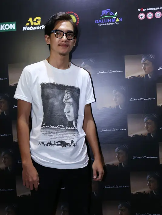 Adipati mengaku memang menyukai sejarah, dan di film ini menambah wawasannya tentang sejarah Indonesia. (Galih W. Satria/Bintang.com)