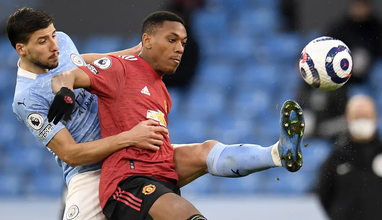 Anthony Martial. Manchester United mendatangkannya dari AS Monaco di deadline day musim panas 2015/2016, 1 September 2015. Hingga kini penampilannya masih belum konsisten di lini serang Setan Merah. Total 78 gol telah dicetaknya dalam 261 laga hingga musim ini. (Foto: AFP/Pool/Peter Powell)