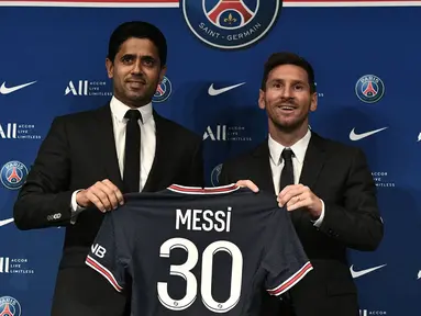 Nomor punggung 30 dipilih oleh Lionel Messi setelah resmi menjadi pemain Paris Saint-Germain. Nomor tersebut ternyata pernah digunakan Messi ketika menjalani awal karier di Barcelona pada musim 2004/2005 silam. (Foto: AFP/Stephane De Sakutin)