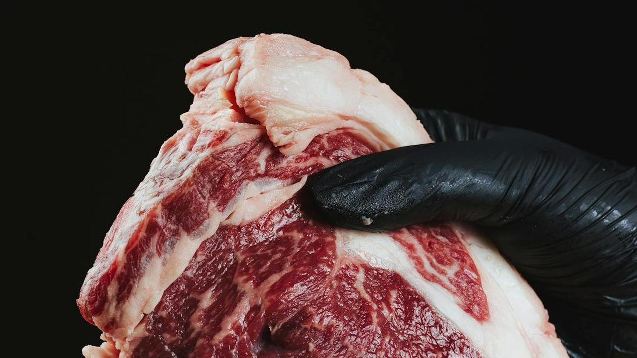 Daging Bebas Bau Belum Tentu Aman, Cek Dulu Ciri Kerusakannya!