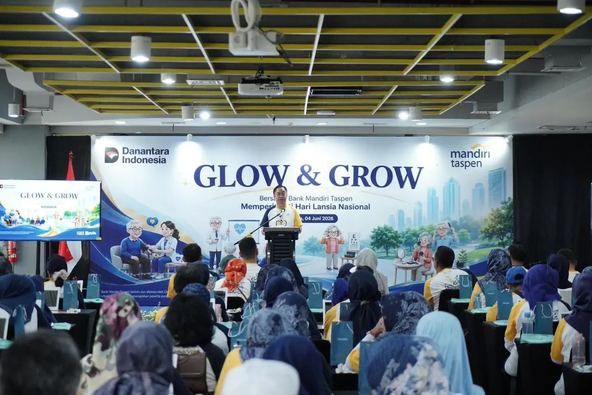 Direktur Utama Bank Mandiri Taspen memberikan sambutan pada kegiatan Glow & Grow dalam rangka memperingati Hari Purna Bhakti Nasional 2026 di Jakarta, Kamis (4/6/2026). (Dok Bank Mandiri Taspen)