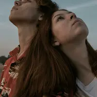 Setiap orang mendambakan pasangan yang saling melengkapi dan menerima sisi lain dalam diri (Foto: Unsplash.com/Daniil Onischenko)