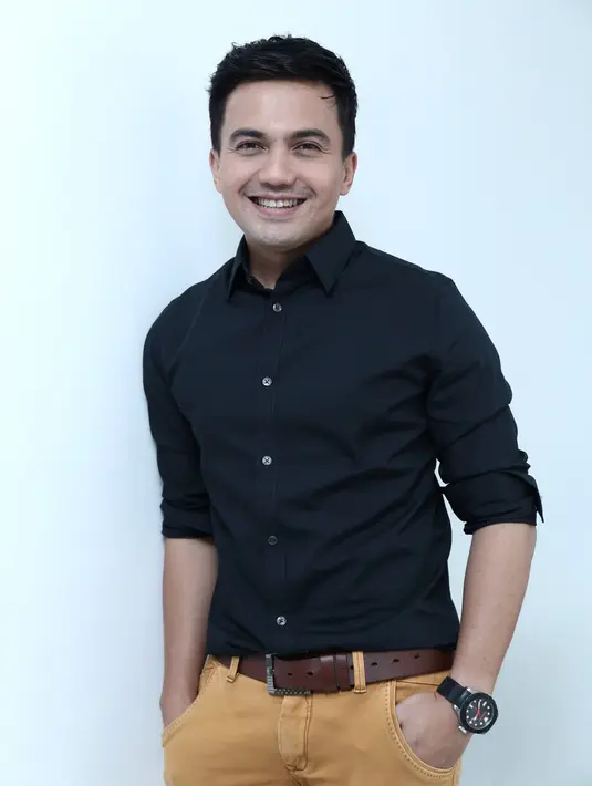 Sebagai seorang sahabat, Sahrul Gunawan juga sangat menyayangkan atas berita yang beredar itu. Ia mengaku, cukup dirinya saja yang merasakan kemelut rumah tangganya. (Galih W. Satria/Bintang.com)