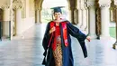 <p>Maudy Ayunda adalah salah satu artis yang menerima beasiswa LPDP. Melalui beasiswa LPDP, Maudy Ayunda berhasil menyelesaikan pendidikan magisternya dan mendapatkan gelar Master of Education di Stanford University, Amerika Serikat. (Instagram/maudyayunda)</p>