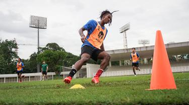 Foto: Shin Tae-yong Buka Hari Pertama TC Timnas Indonesia U-19 dengan Latihan Fisik, Disambangi Juga oleh Ketum PSSI dan Kemenpora