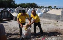 Polres Bangka Tengah Perkuat Toleransi Jelang Ceng Beng dengan Bersihkan Makam Tionghoa
