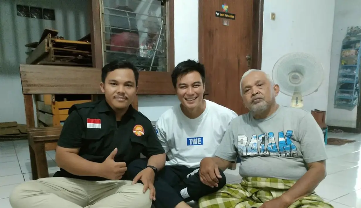 Baim Wong dan kakek Suhud (Instagram/gerakmenebarkebaikan)