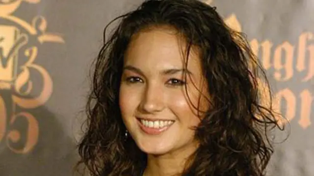 Dulu dan Kini: Gaya Nadine Chandrawinata, Dari Kesan Wild Sampai Mature Abis!