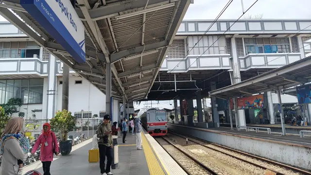 Penumpang prioritas tak punya akses khusus di Stasiun Depok Baru
